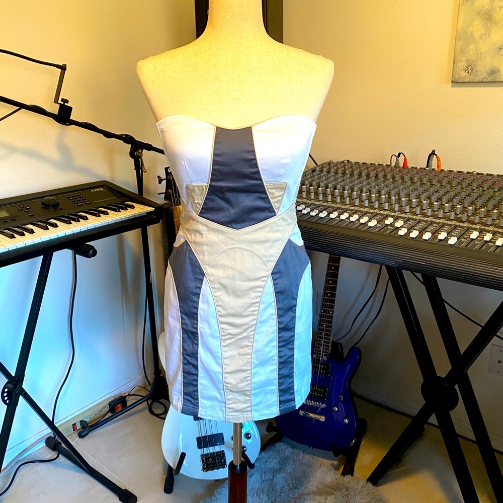 Cream & Gray Sweetheart Minidress!!